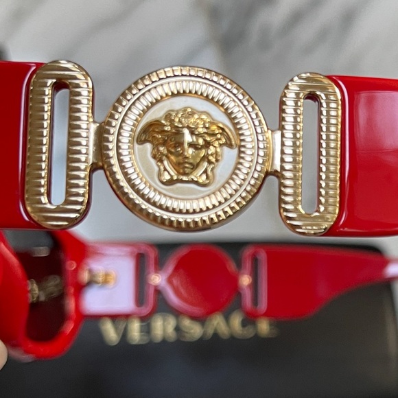 VERSACE UNISEX STRIKING RED AND GOLD SIGNATURE MEDUSA MOTIF SUNGLASSES main image 4